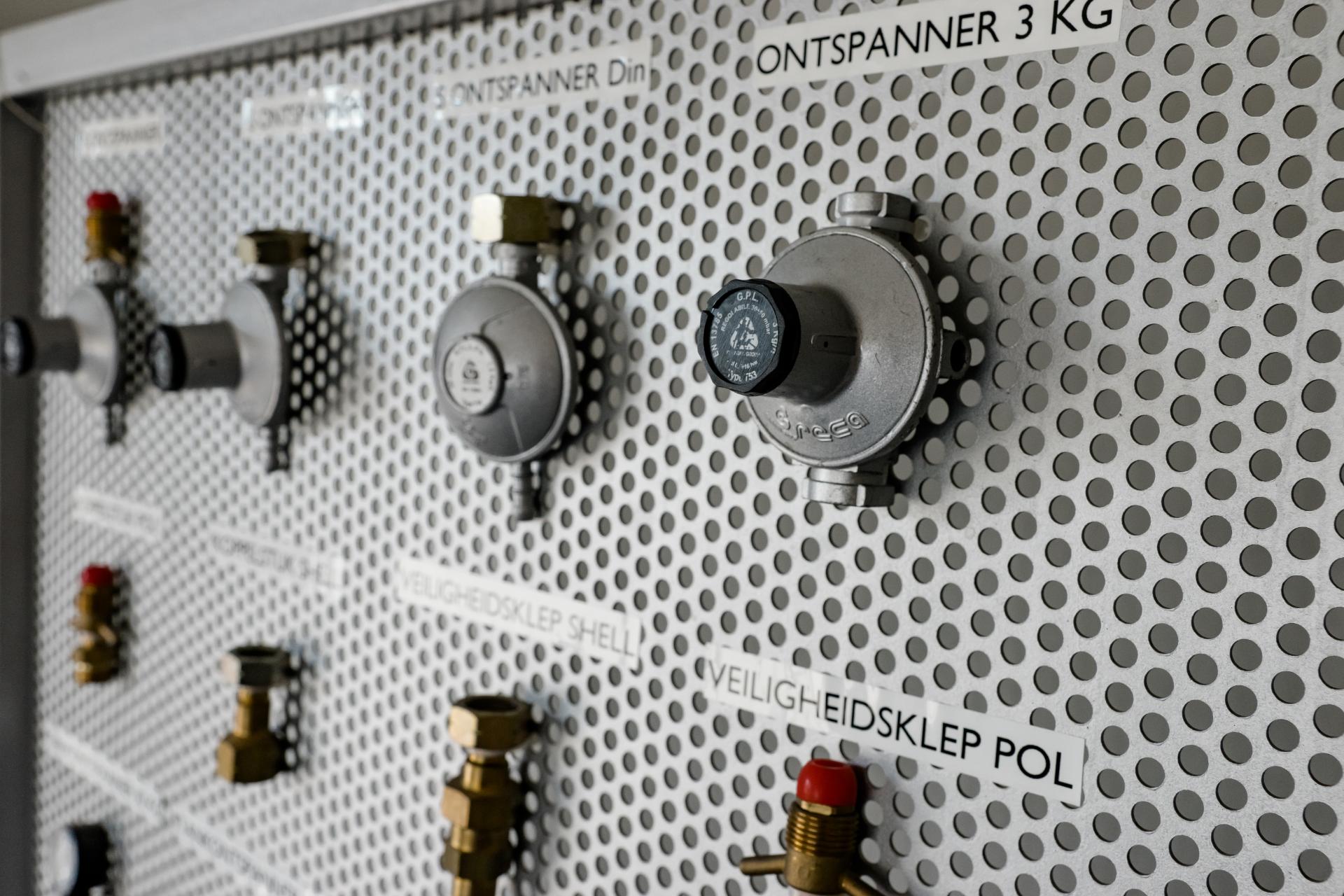 Practigas voert het periodiek onderhoud van je bovengrondse gastank nauwkeurig uit